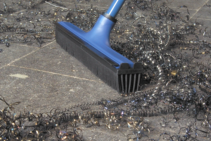 V7 Super Broom skoupa apo kaoutsouk me ilektrostatika fortismenes trixes V